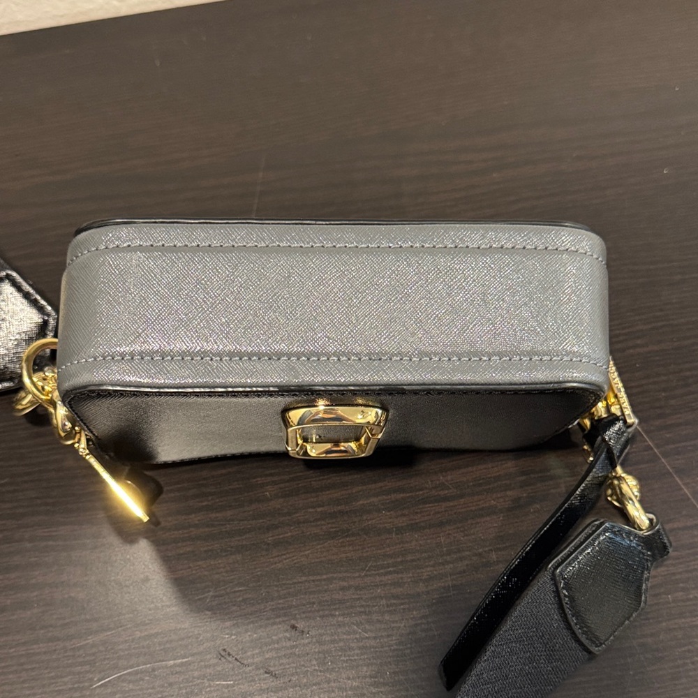 Marc Jacobs Metallic Black and Gold Crossbody Bag - Picture 5 of 9
